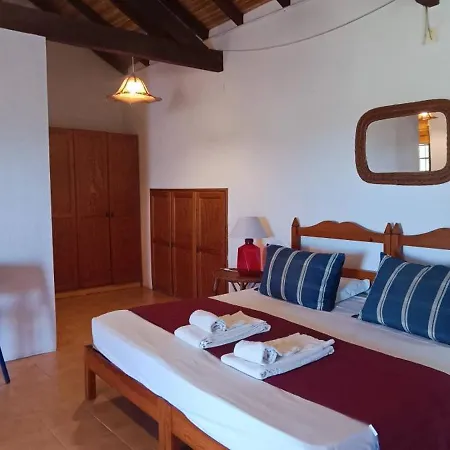 Large Traditional With Balcony & Pool Access - Casa 7 *